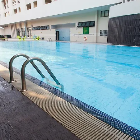 Zen Premium Klongtoey Hotel